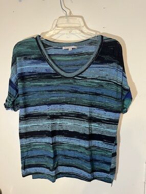 Gap women’s Blue Green Wavey Light Knit Top size small.